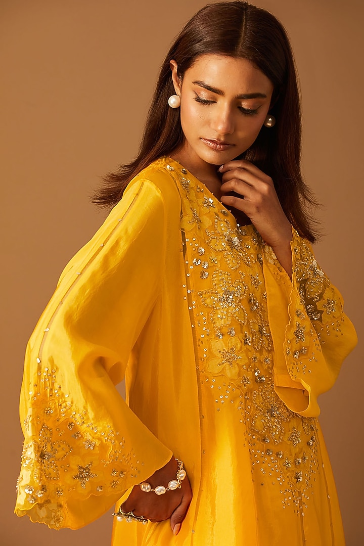Saffron Silk Floral Applique Embroidered Kurta Set by One not two at Pernia's Pop Up Shop