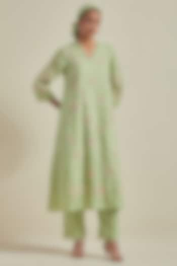 Mist Green Viscose Silk Floral Thread Embroidered Kurta Set by One not two at Pernia's Pop Up Shop