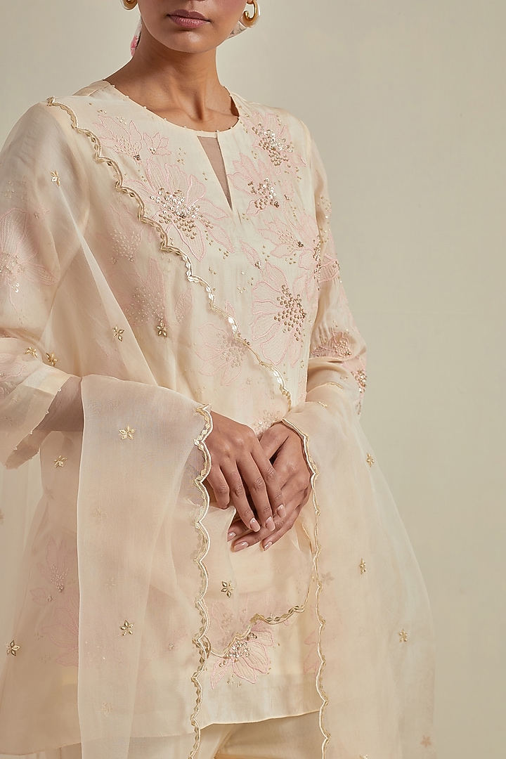 Ecru Organza Boota Hand Embroidered Dupatta by One not two at Pernia's Pop Up Shop