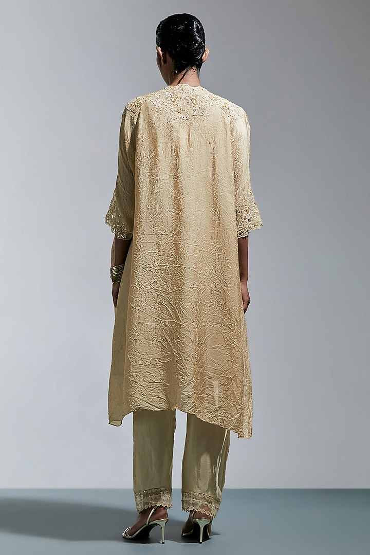 Shell-Colored Silk Floral Thread Embroidered Kurta Set by One not two at Pernia's Pop Up Shop