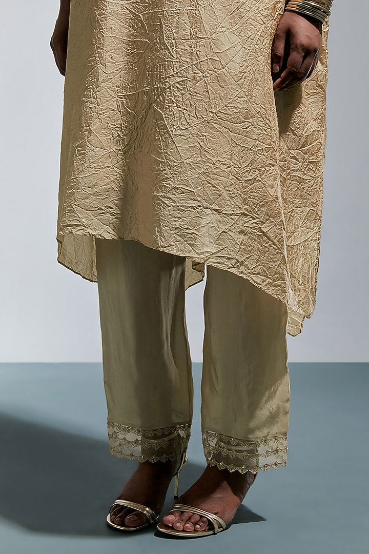 Shell-Colored Silk Floral Thread Embroidered Kurta Set by One not two at Pernia's Pop Up Shop
