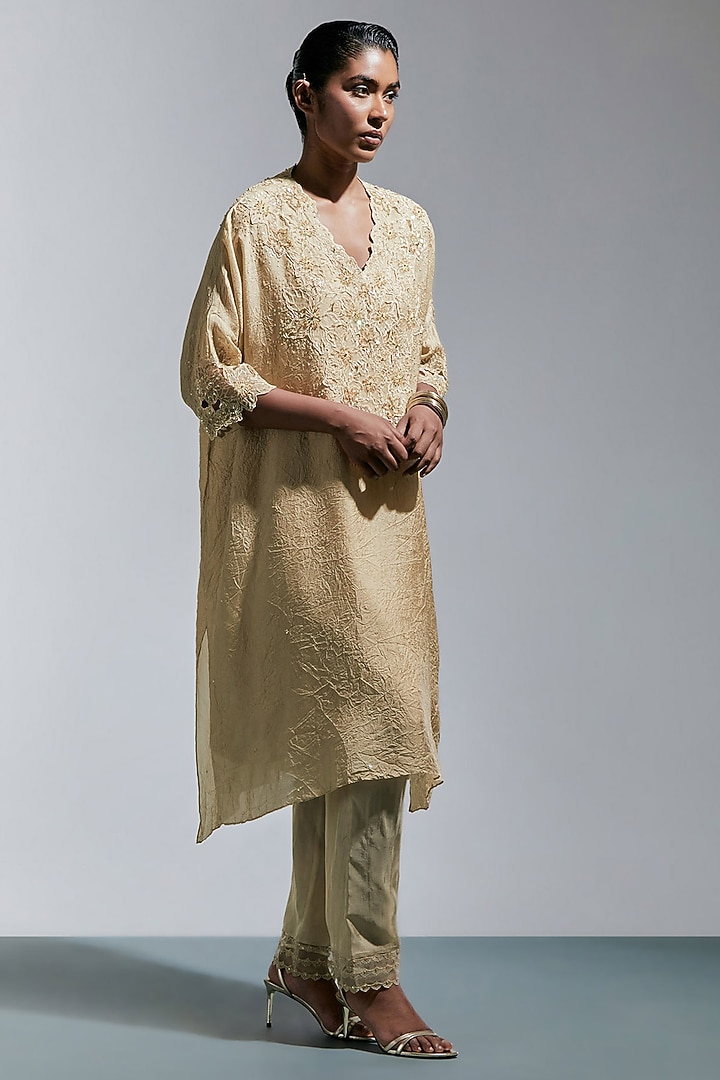 Shell-Colored Silk Floral Thread Embroidered Kurta Set by One not two at Pernia's Pop Up Shop