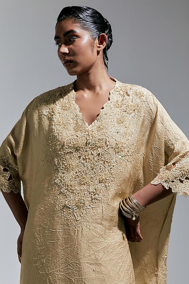 Shell-Colored Silk Floral Thread Embroidered Kurta Set by One not two at Pernia's Pop Up Shop