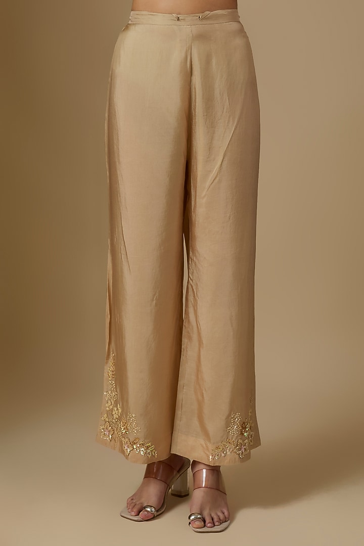 Shell-Colored Silk Floral Hand Embroidered Kurta Set by One not two at Pernia's Pop Up Shop