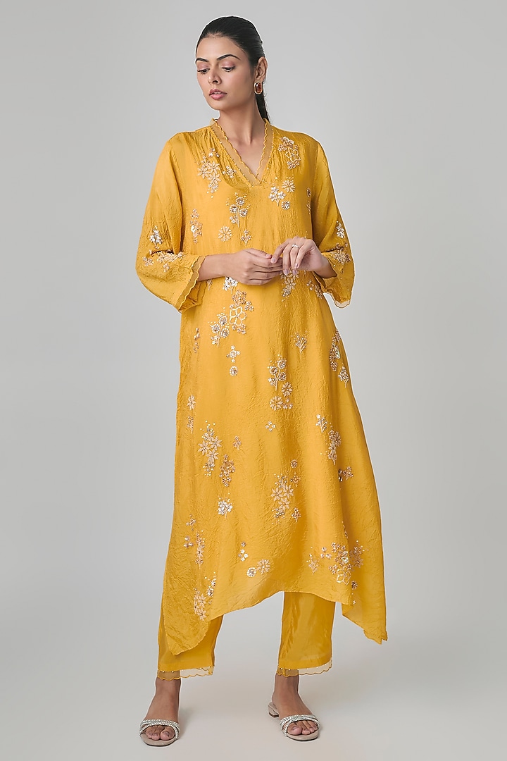 Amber Yellow Silk Floral Embroidered Kurta Set by One not two at Pernia's Pop Up Shop