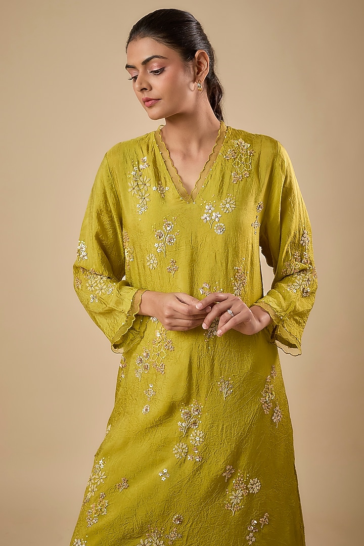 Heena Green Silk Kurta Set by One not two at Pernia's Pop Up Shop