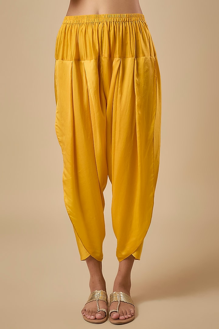 Amber Yellow Silk Kurta Set by One not two at Pernia's Pop Up Shop