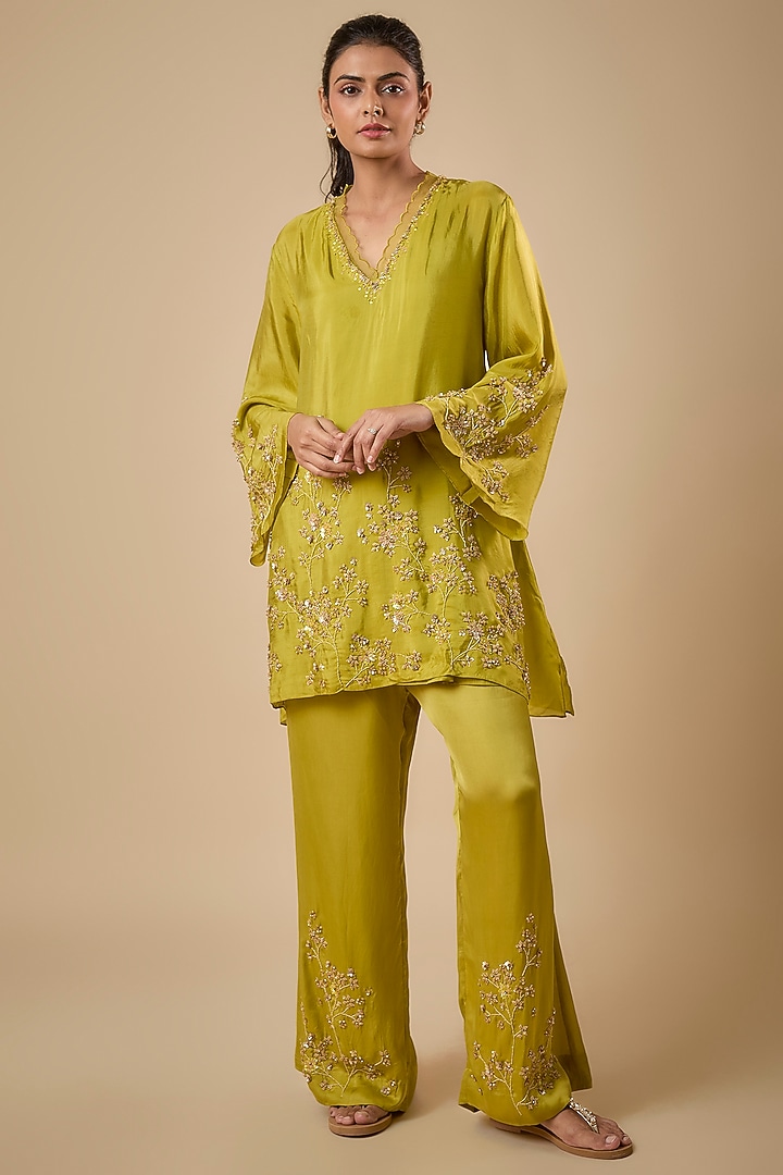 Heena Green Silk Kurta Set by One not two at Pernia's Pop Up Shop