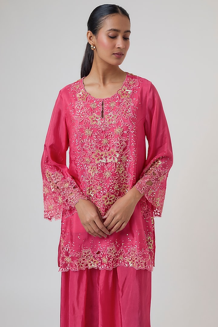 Raspberry Silk Kurta Set by One not two at Pernia's Pop Up Shop