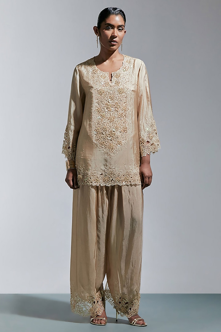 Shell-Colored Silk Floral Hand Embroidered Kurta Set by One not two at Pernia's Pop Up Shop