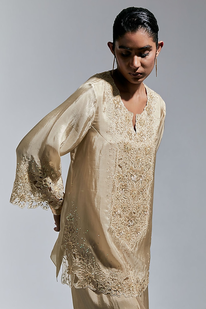 Shell-Colored Silk Floral Hand Embroidered Kurta Set by One not two at Pernia's Pop Up Shop