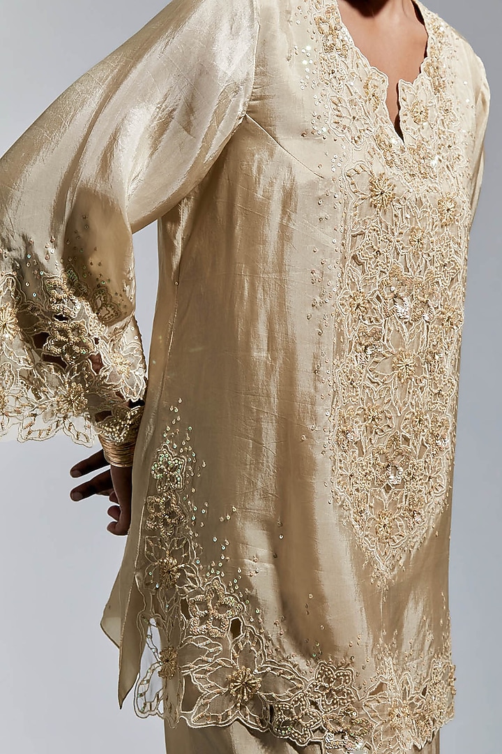Shell-Colored Silk Floral Hand Embroidered Kurta Set by One not two at Pernia's Pop Up Shop