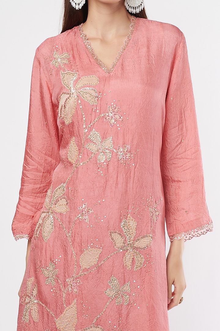 Peach Embroidered Kurta by One not two at Pernia's Pop Up Shop