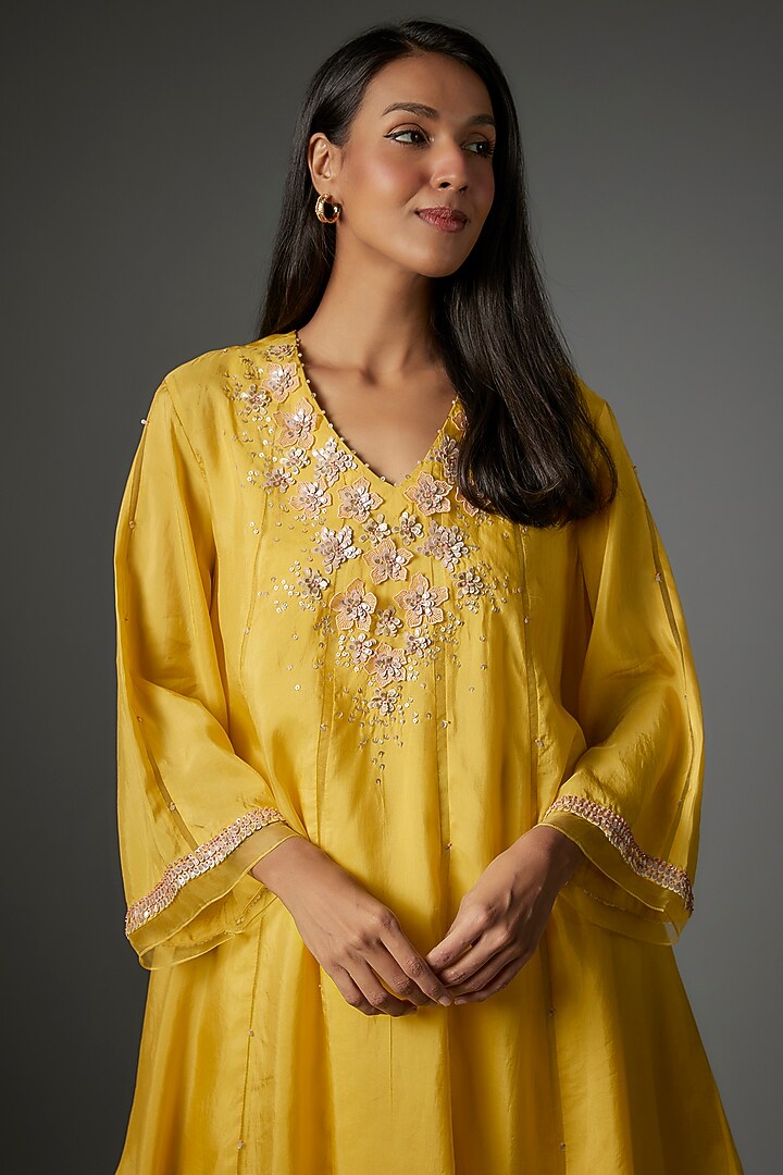 Mango Viscose Silk Embroidered Kurta Set by One not two at Pernia's Pop Up Shop