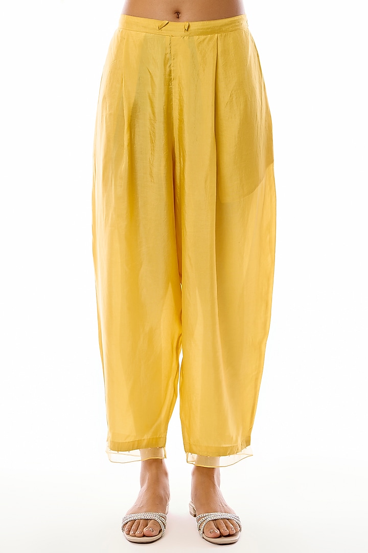 Daffodil Silk & Organza Floral Applique Embroidered Kurta Set by One not two at Pernia's Pop Up Shop