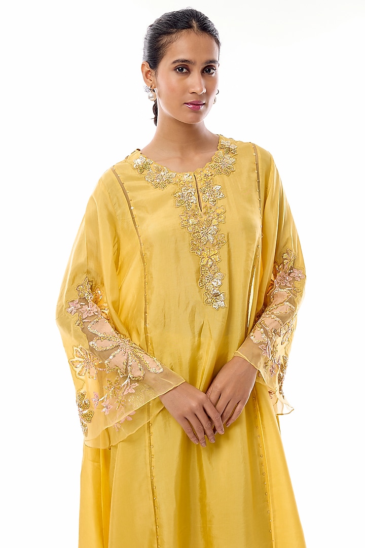 Daffodil Silk & Organza Floral Applique Embroidered Kurta Set by One not two at Pernia's Pop Up Shop
