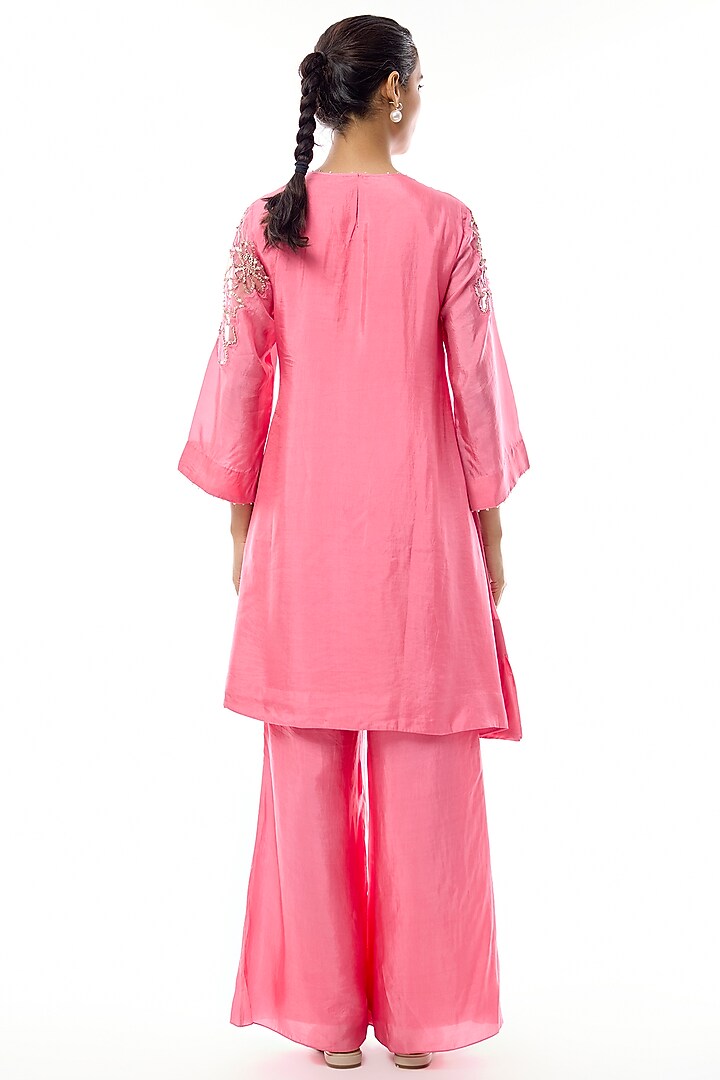 Orchid Pink Silk Floral Hand Embroidered Kurta Set by One not two at Pernia's Pop Up Shop
