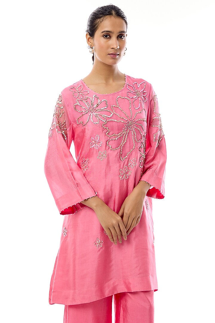 Orchid Pink Silk Floral Hand Embroidered Kurta Set by One not two at Pernia's Pop Up Shop