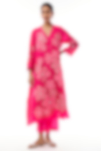 Hot Pink Silk Floral Applique Embroidered Kurta Set by One not two at Pernia's Pop Up Shop
