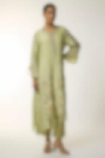 Green Silk & Organza Thread Embroidered Kurta Set by One not two at Pernia's Pop Up Shop