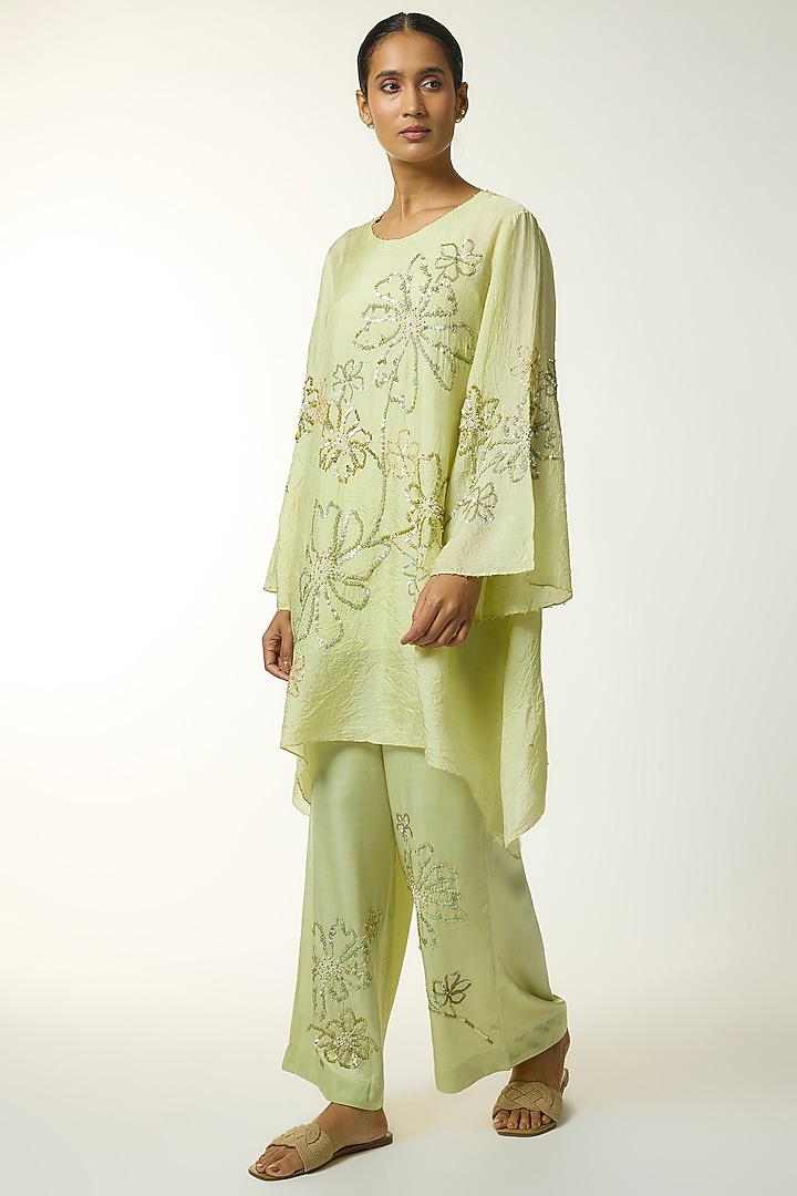 Green Silk Embroidered Kurta Set by One not two at Pernia's Pop Up Shop