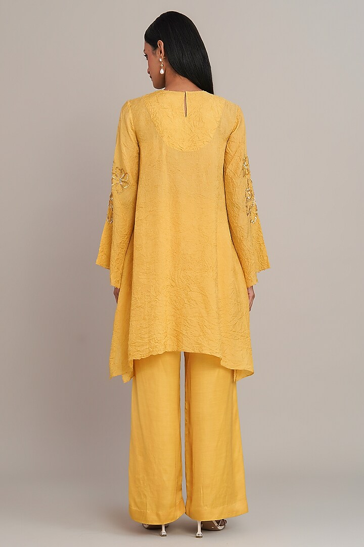 Daffodil Yellow Silk Floral Hand Embroidered Kurta Set by One not two at Pernia's Pop Up Shop