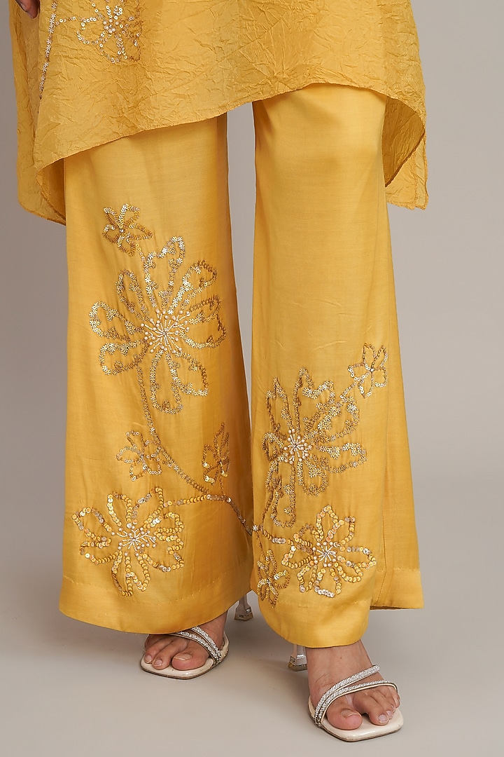 Daffodil Yellow Silk Floral Hand Embroidered Kurta Set by One not two at Pernia's Pop Up Shop