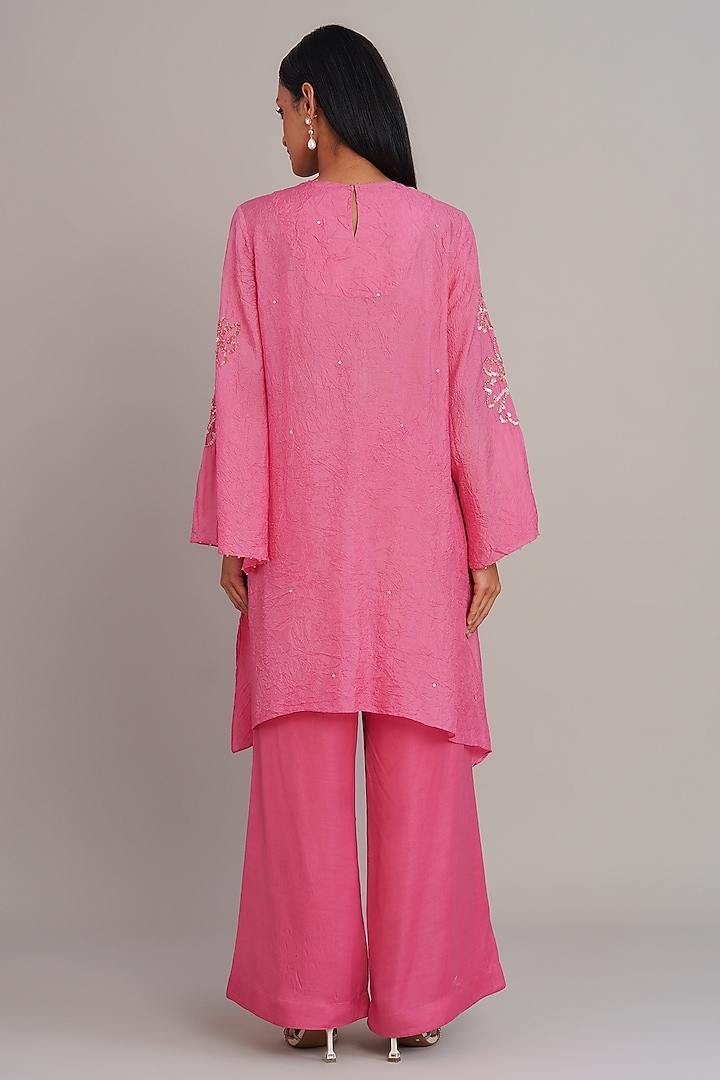 Orchid Pink Silk Floral Hand Embroidered Kurta Set by One not two at Pernia's Pop Up Shop