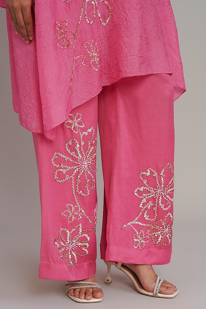 Orchid Pink Silk Floral Hand Embroidered Kurta Set by One not two at Pernia's Pop Up Shop