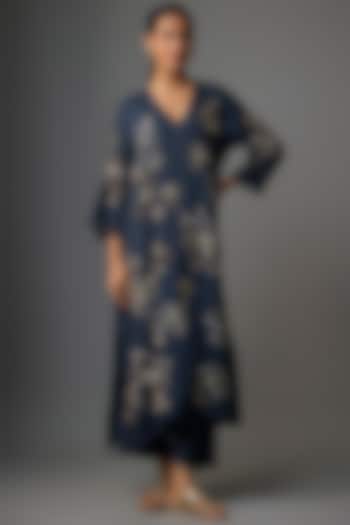 Navy Silk Floral Hand Embroidered Kurta Set by One not two at Pernia's Pop Up Shop