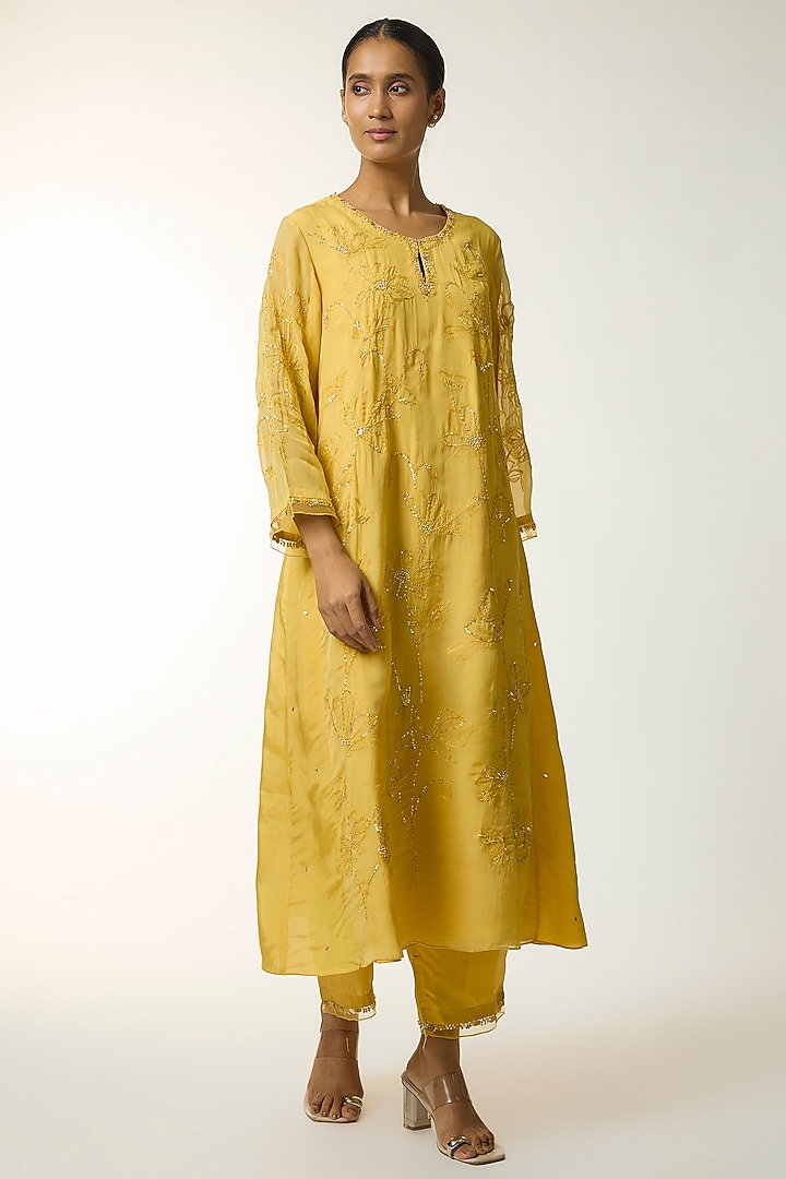 Yellow Silk Floral Thread Embroidered Kurta Set by One not two at Pernia's Pop Up Shop