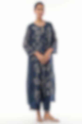 Navy Viscose Organza Floral Hand Embroidered Kurta Set by One not two at Pernia's Pop Up Shop