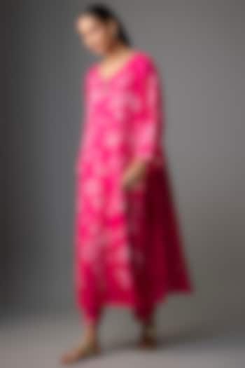 Hot Pink Viscose Organza Floral Hand Embroidered Kurta Set by One not two at Pernia's Pop Up Shop