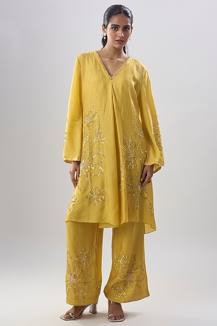 Daffodil-Colored Silk Floral Hand Embroidered Kurta Set by One not two at Pernia's Pop Up Shop