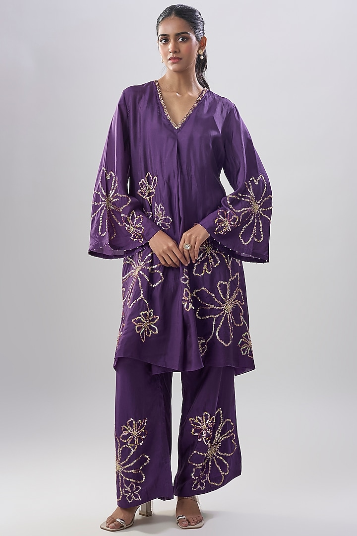 Purple Silk Floral Hand Embroidered Kurta Set by One not two at Pernia's Pop Up Shop