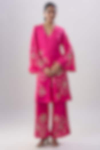 Pink Silk Floral Hand Embroidered Kurta Set by One not two at Pernia's Pop Up Shop