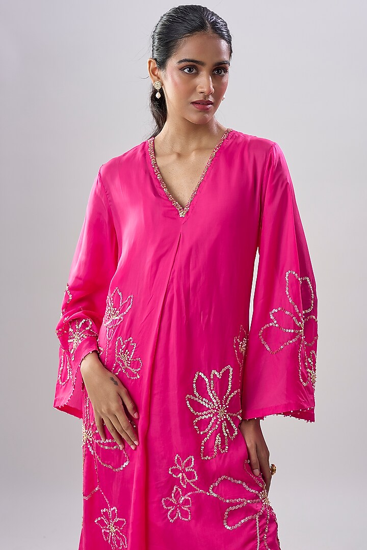 Pink Silk Floral Hand Embroidered Kurta Set by One not two at Pernia's Pop Up Shop