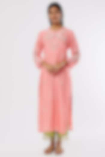 Peach Silk Embroidered Kurta by One not two at Pernia's Pop Up Shop