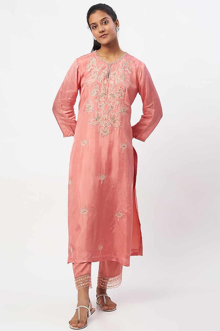 Peach Embroidered Kurta by One not two at Pernia's Pop Up Shop