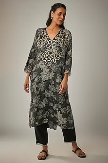 product-color-Black