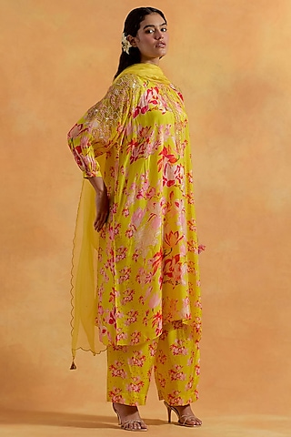 Mango Yellow Organza Sequins Embroidered Scalloped Dupatta by One not two