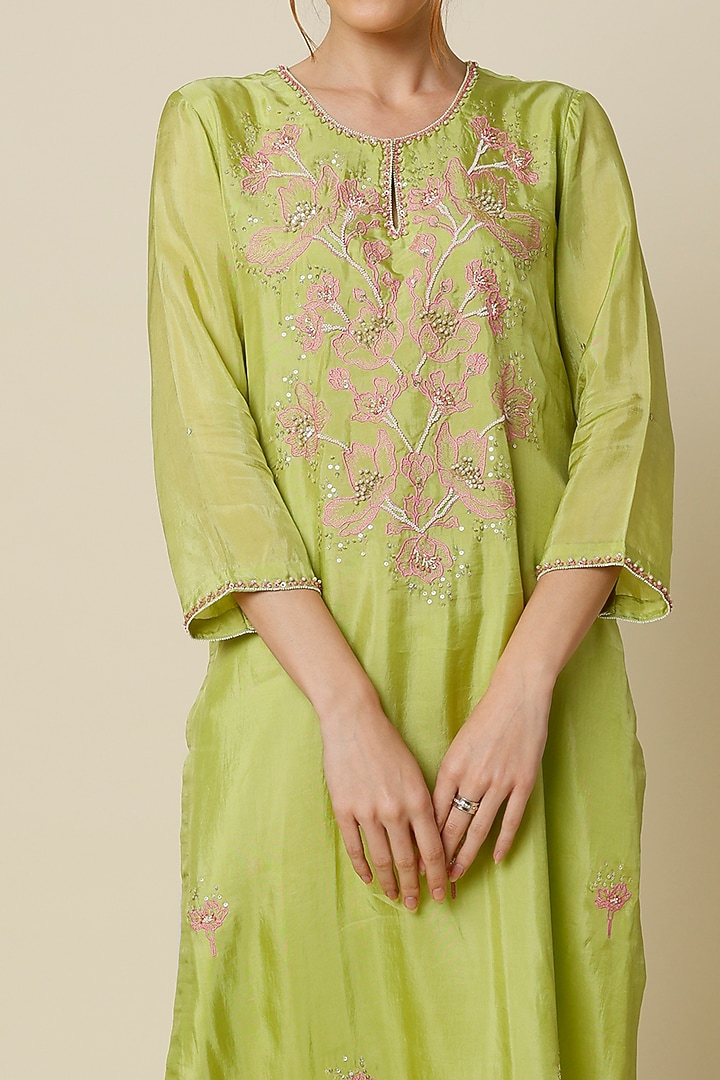 Green Embroidered Kurta by One not two at Pernia's Pop Up Shop