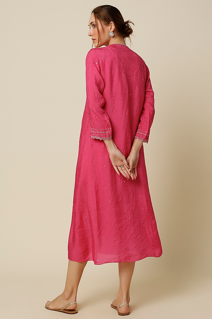 Fuchsia Embroidered Kurta by One not two at Pernia's Pop Up Shop