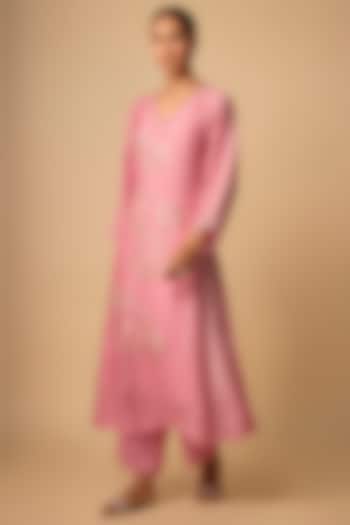 Orchid Pink Silk Beads Embroidered Kurta Set by One not two at Pernia's Pop Up Shop