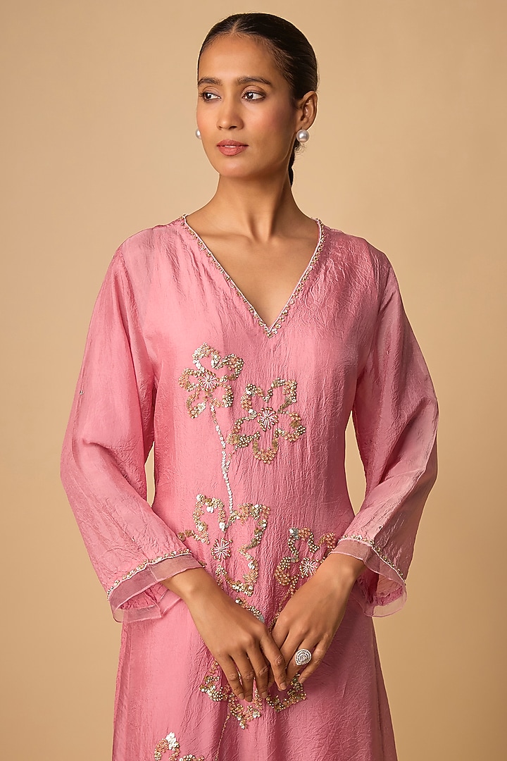 Orchid Pink Silk Beads Embroidered Kurta Set by One not two at Pernia's Pop Up Shop