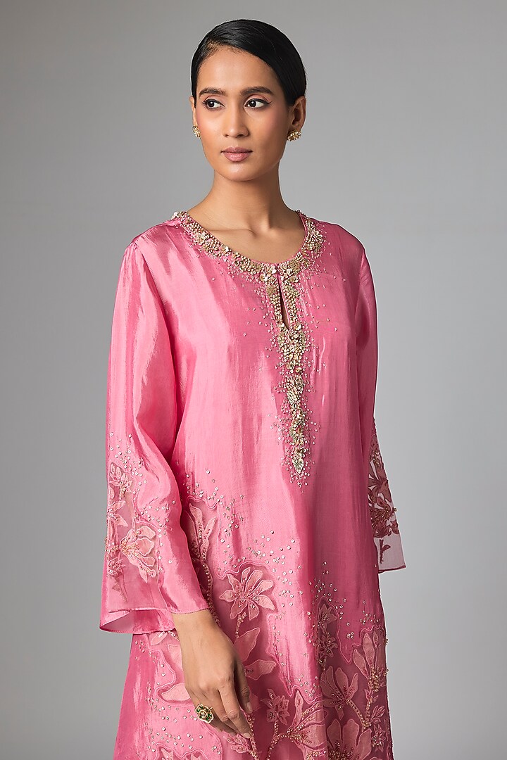 Orchid-Colored Silk Hand Embroidered Kurta Set by One not two at Pernia's Pop Up Shop