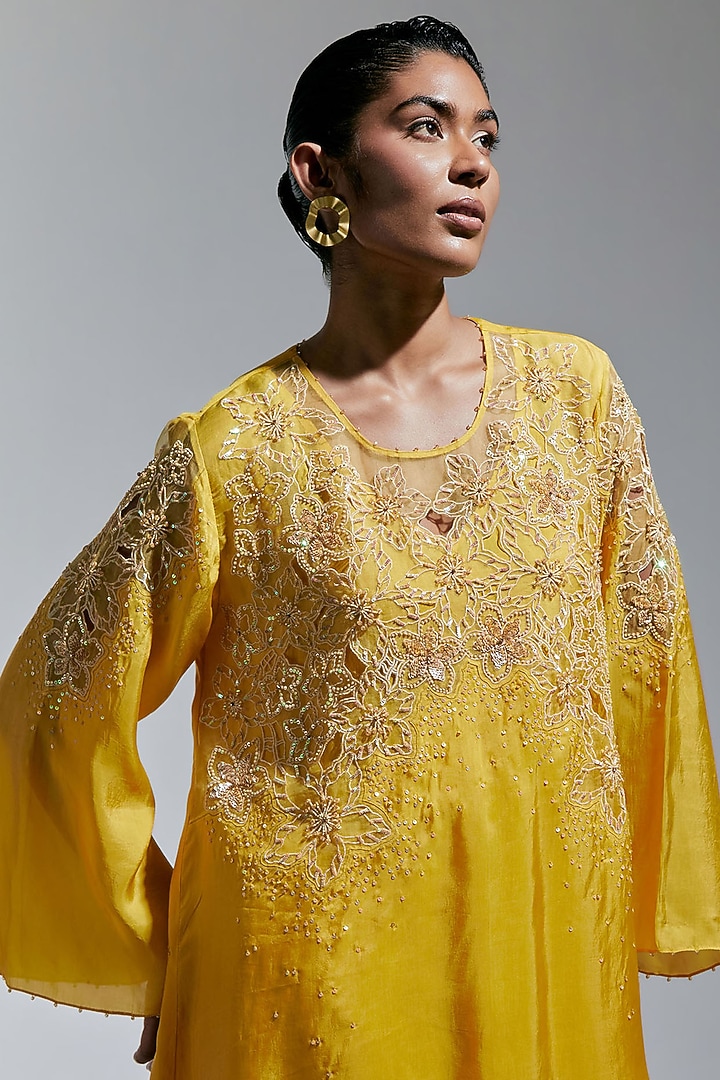 Amber Silk Floral Embroidered Kurta Set by One not two at Pernia's Pop Up Shop