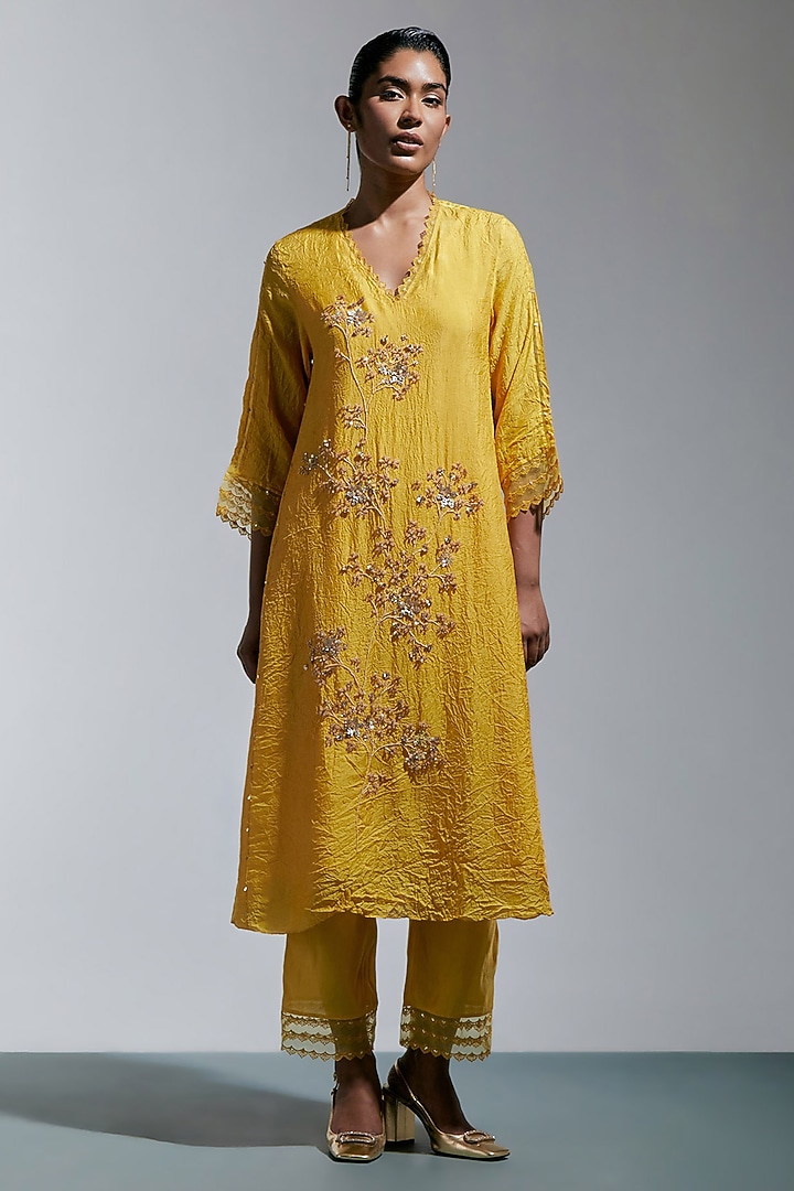Amber Silk Floral Hand Embroidered Crushed Kurta Set by One not two at Pernia's Pop Up Shop