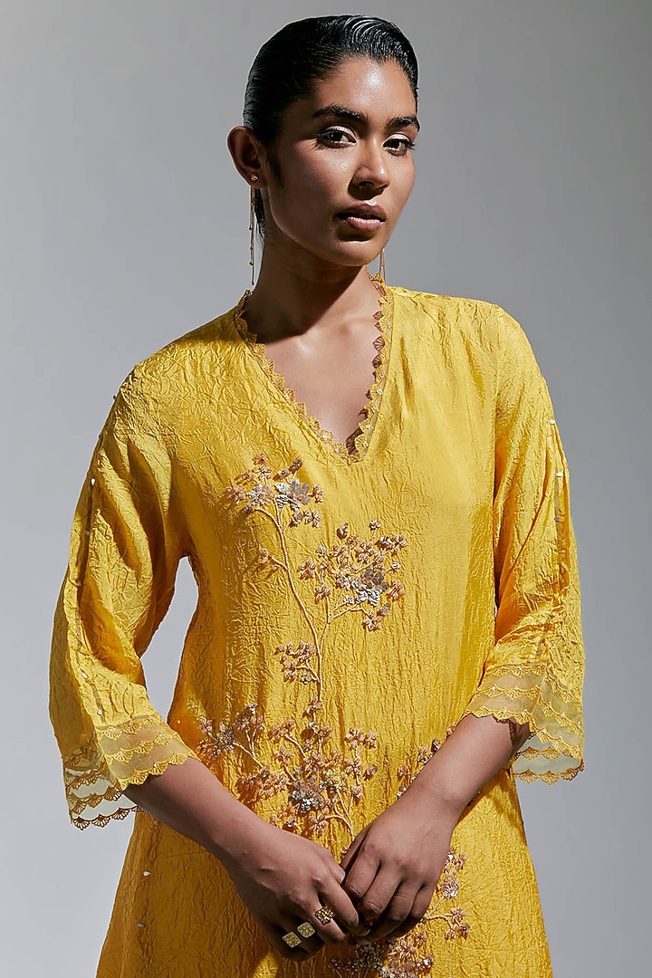 Amber Silk Floral Hand Embroidered Crushed Kurta Set by One not two at Pernia's Pop Up Shop