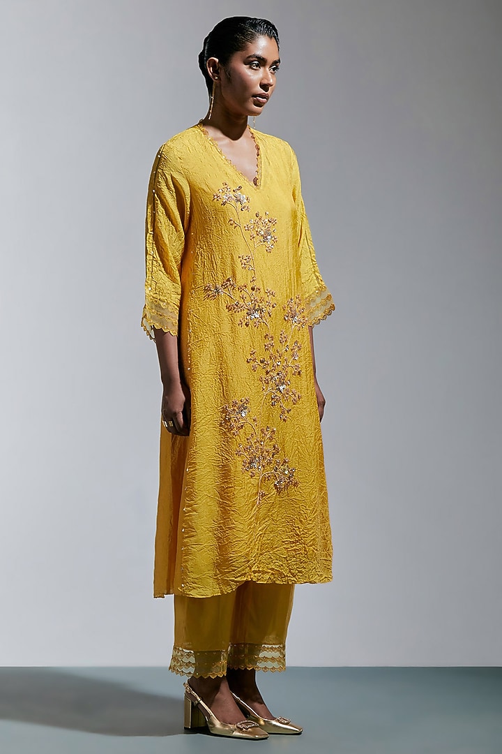 Amber Silk Floral Hand Embroidered Crushed Kurta Set by One not two at Pernia's Pop Up Shop